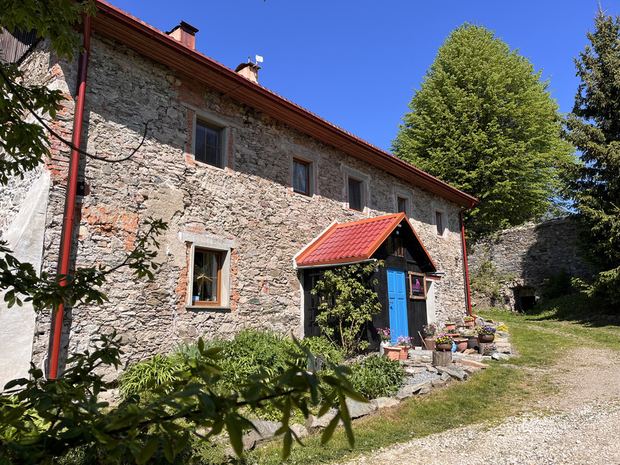 sliwkowy sad gniewoszow kalari warsztaty retreat